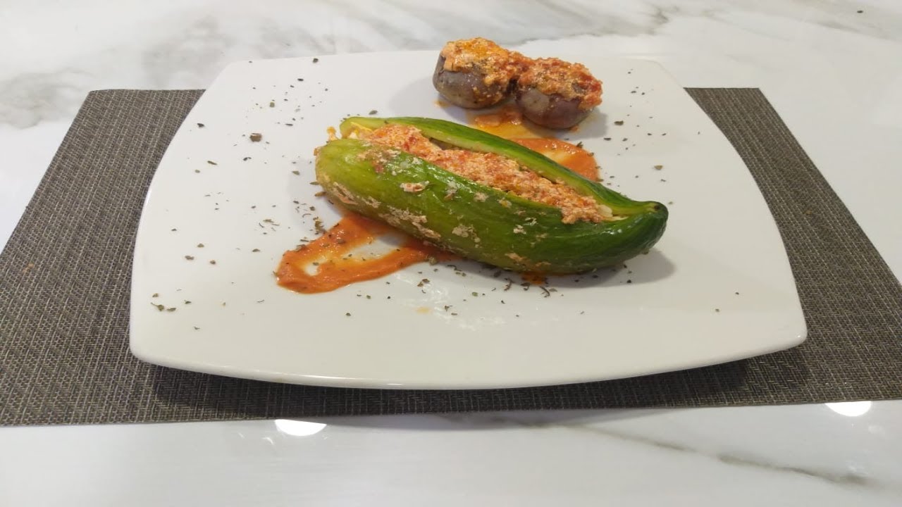 Pepino relleno de pollo y verdura, un guisado delicioso