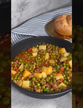 Guiso de guisantes: con jamón, chorizo y patatas ￼