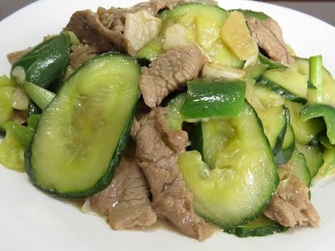 Pepino salteado con carne