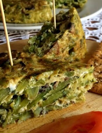 Guisado Vegetariano: Tortilla de espárragos trigueros y champiñones portobello 2 Tortilla de Tagarninas y Portobello con Ajetes