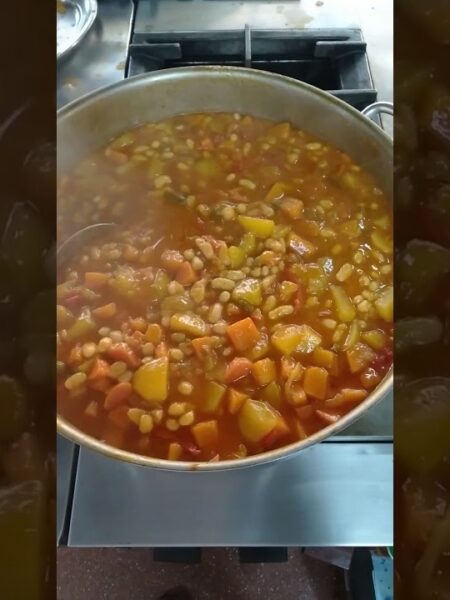 Alubias blancas estofadas con verduras