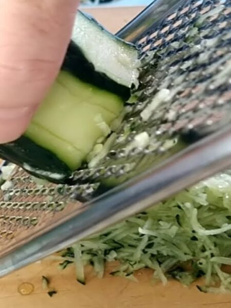 ¡Nunca pensé que el pepino así quedara tan delicioso! ¡Sin cocinar! Receta en 5 MINUTOS.